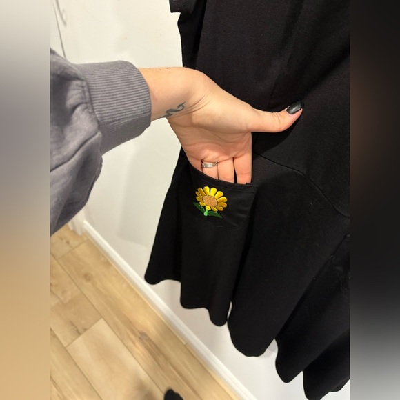 Modcloth Black Collar dress with Sunflower Embroidery pockets - Picture 3 of 8
